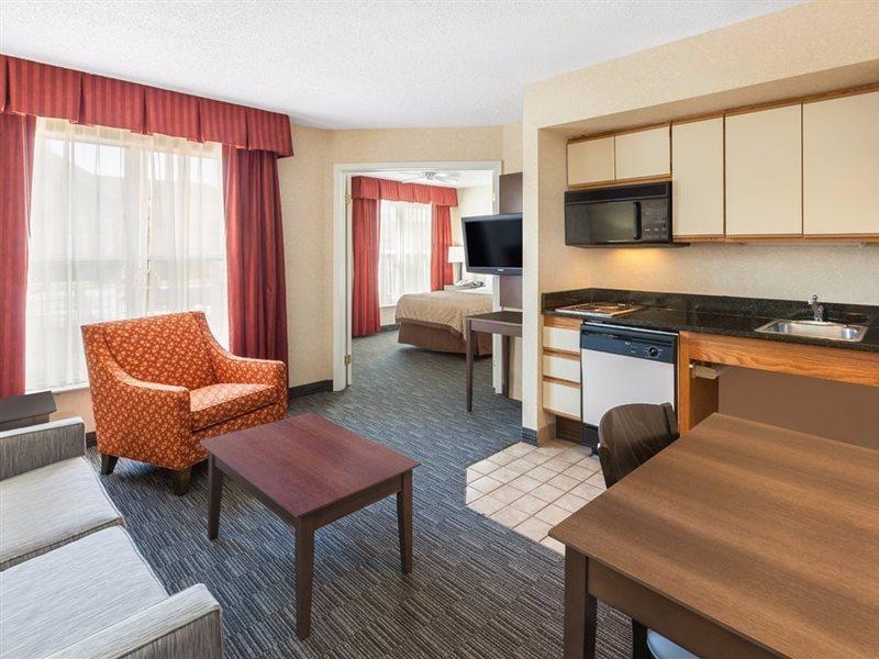 Affordable Suites Of America Detroit-Воррен Екстер'єр фото