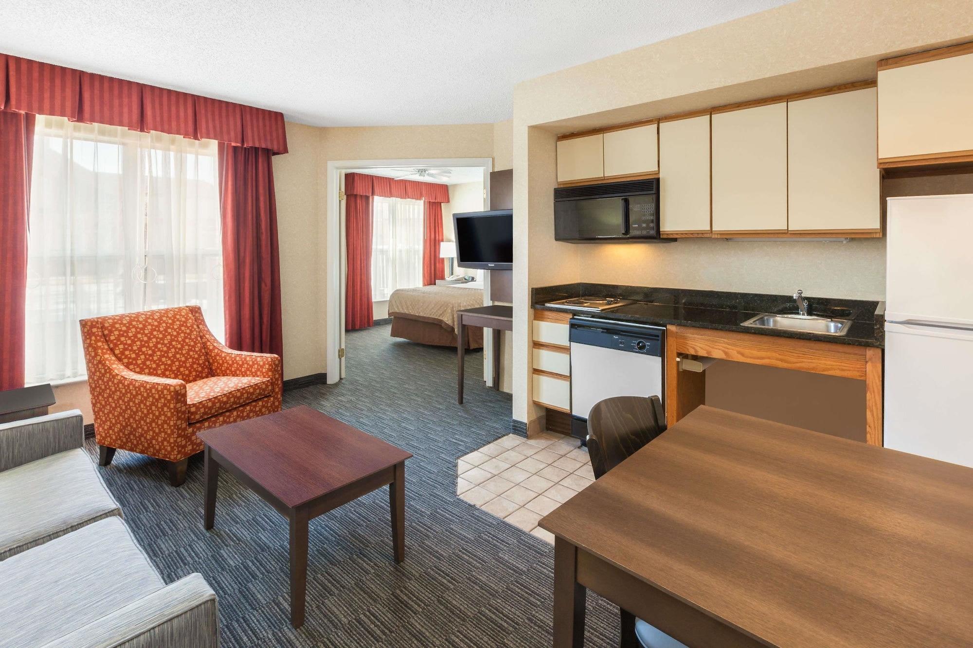 Affordable Suites Of America Detroit-Воррен Екстер'єр фото