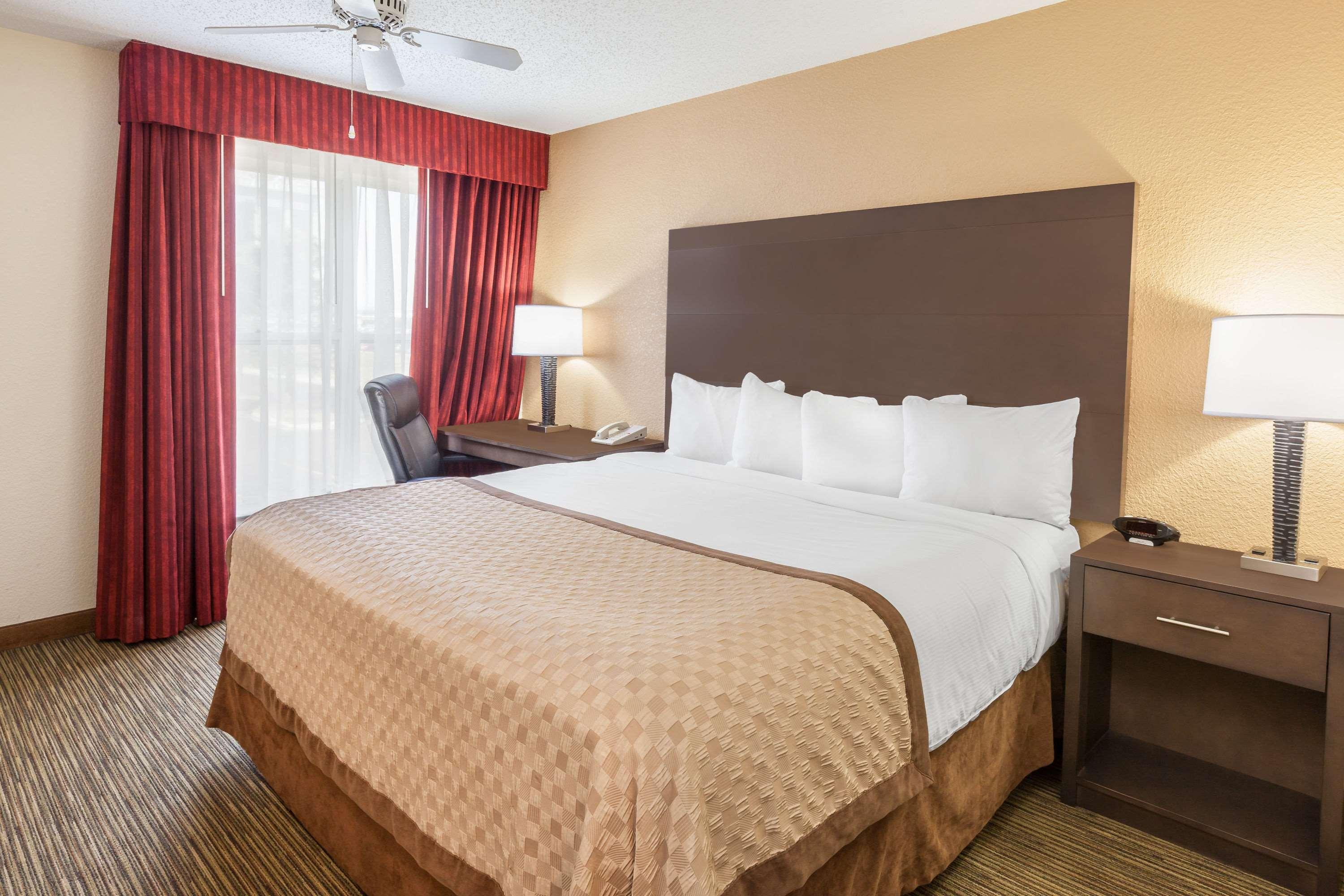 Affordable Suites Of America Detroit-Воррен Екстер'єр фото