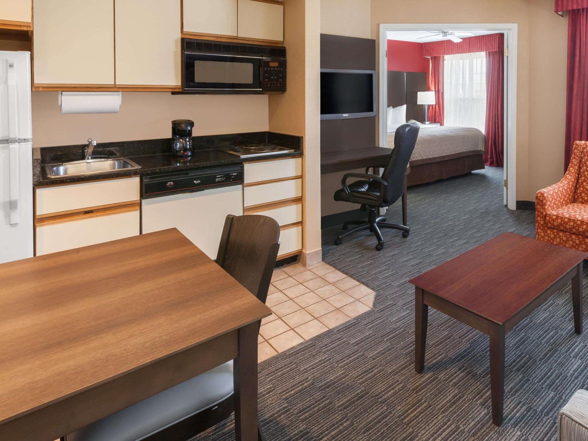 Affordable Suites Of America Detroit-Воррен Екстер'єр фото
