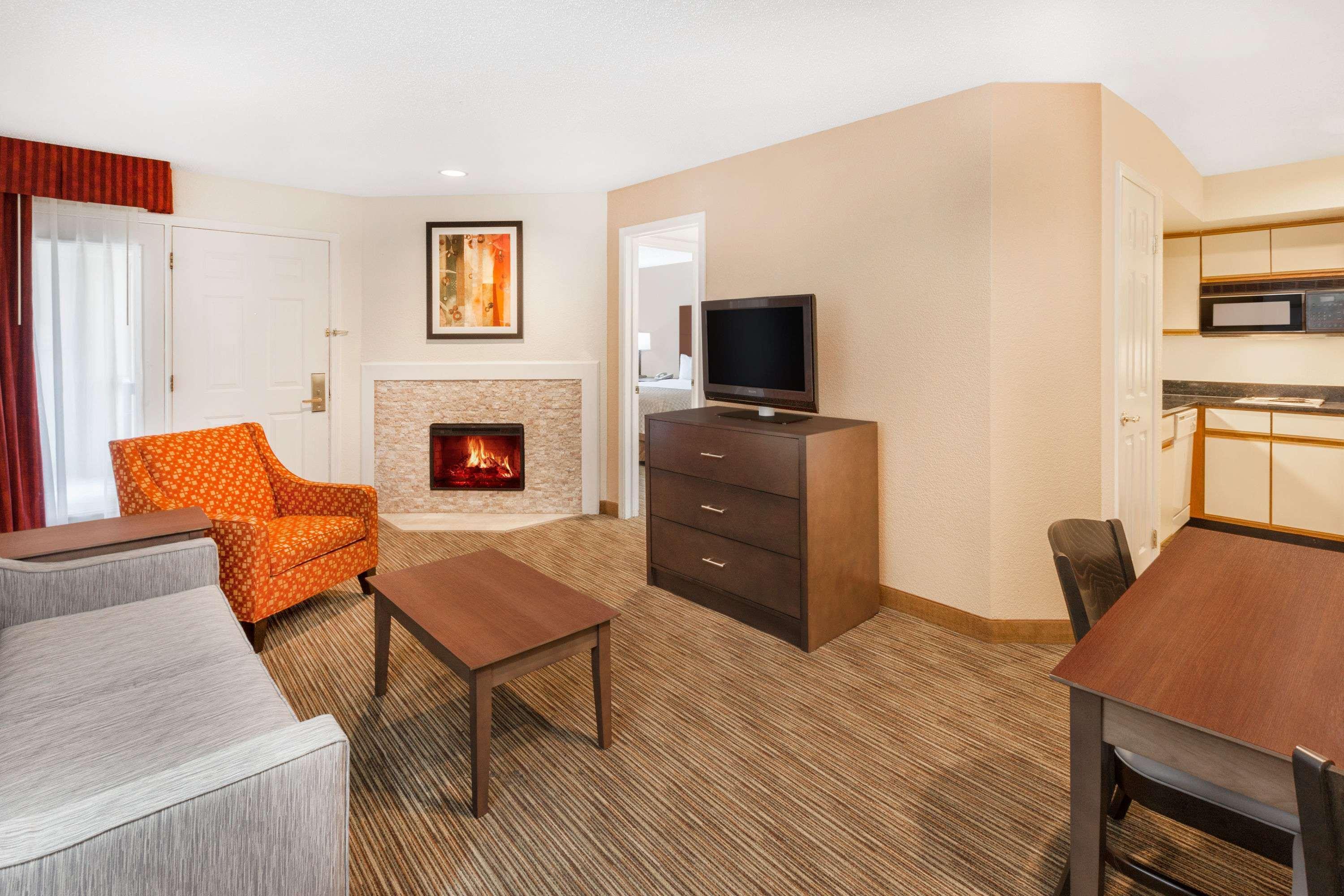 Affordable Suites Of America Detroit-Воррен Екстер'єр фото